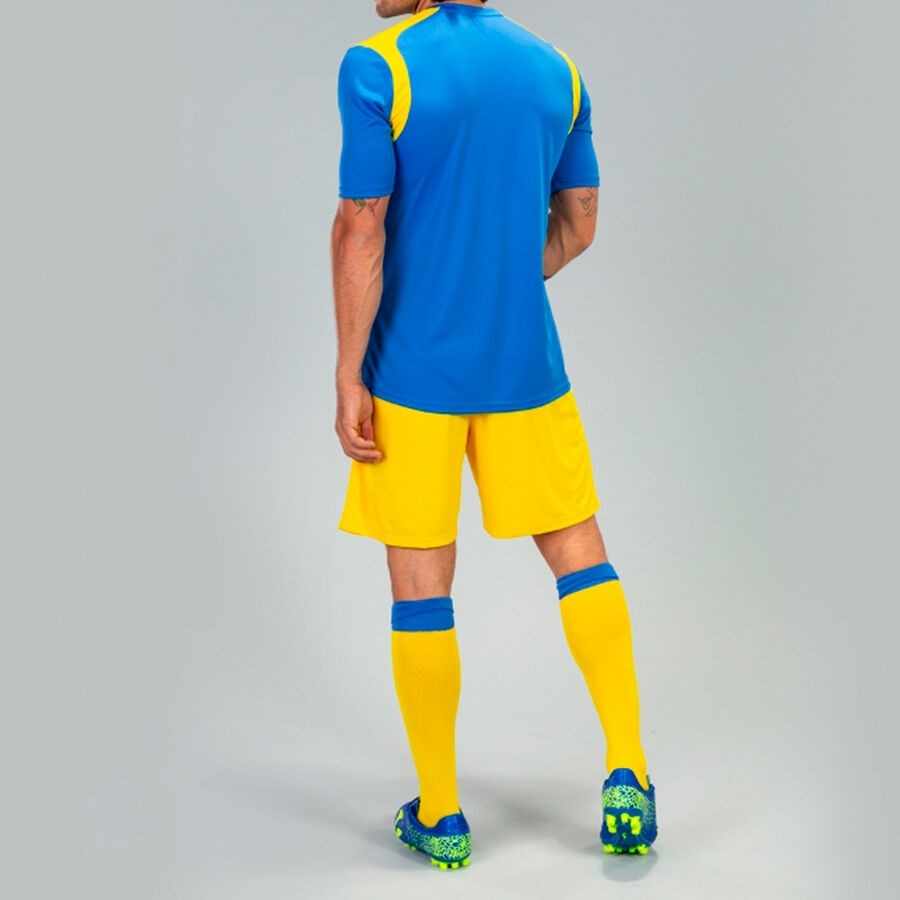 Short hombre Nobel amarillo Short hombre Nobel amarillo